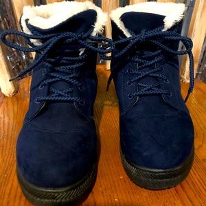 Navy Blue Fur Lined Shoes 7